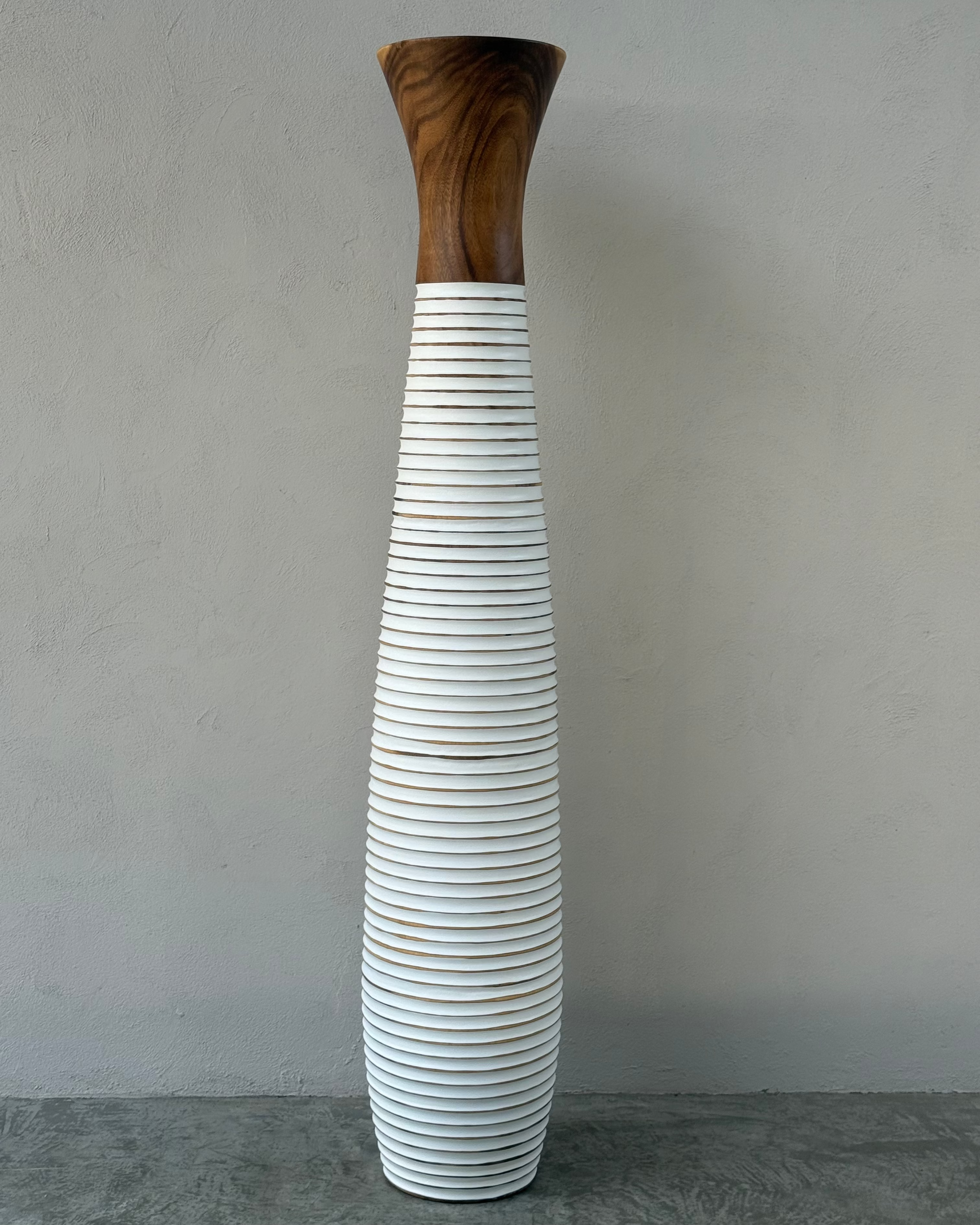 Sensai Nam houten vloervaas H200 suar hout naturel - wit