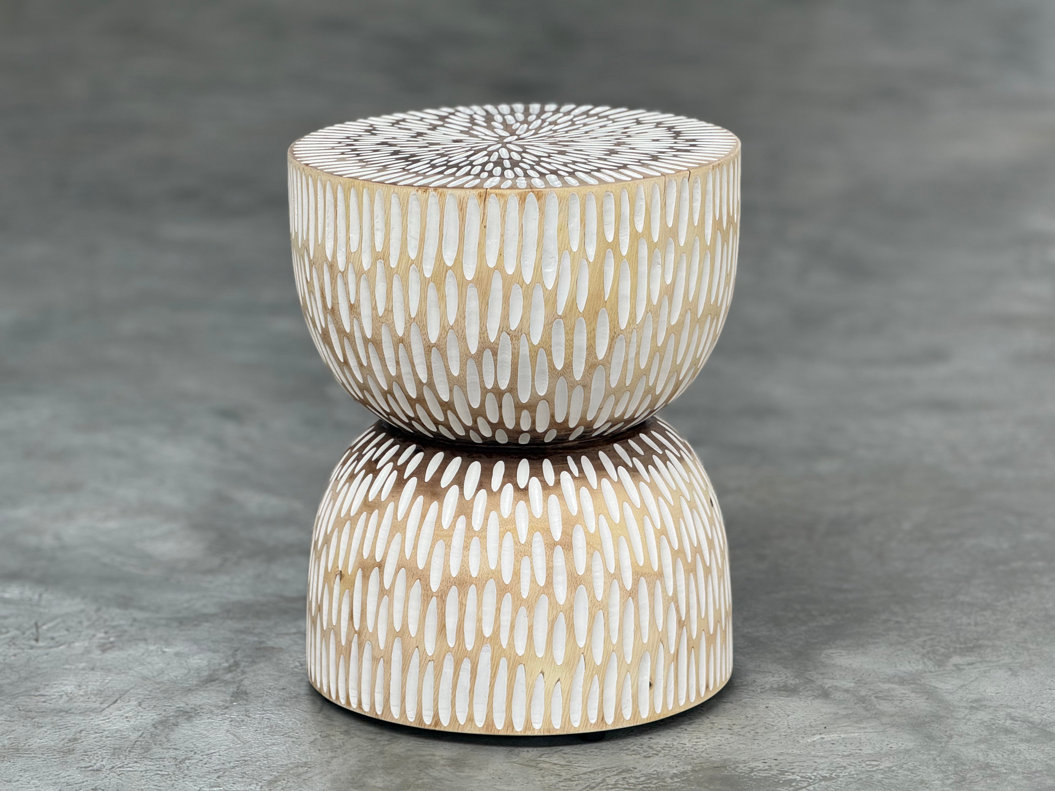 Suriya Kiri Mala zitobject suar hout Summer Shine H42 x D35 | Studio Eline