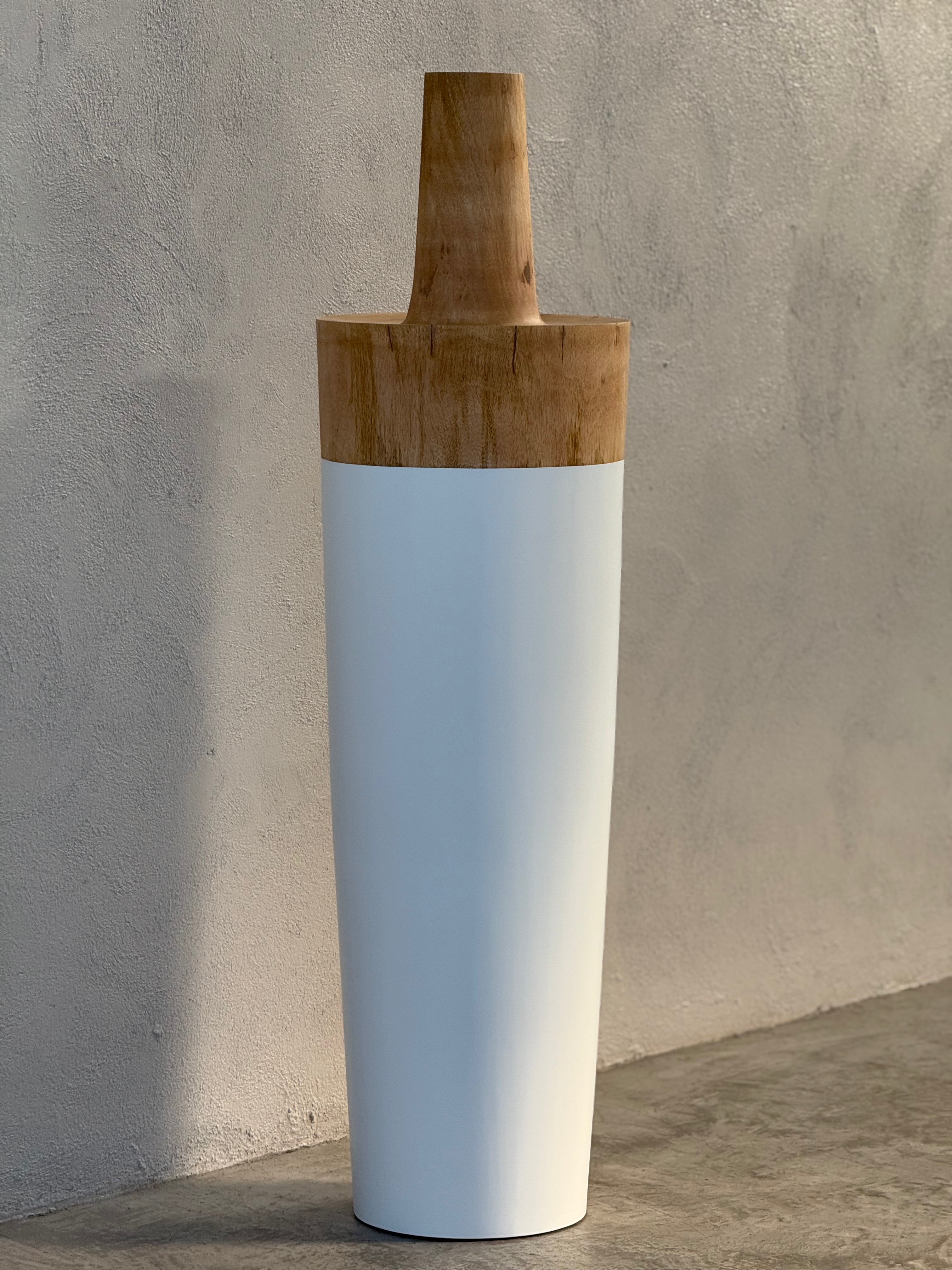 Sensai Lom houten vloervaas H120  suar hout naturel - wit