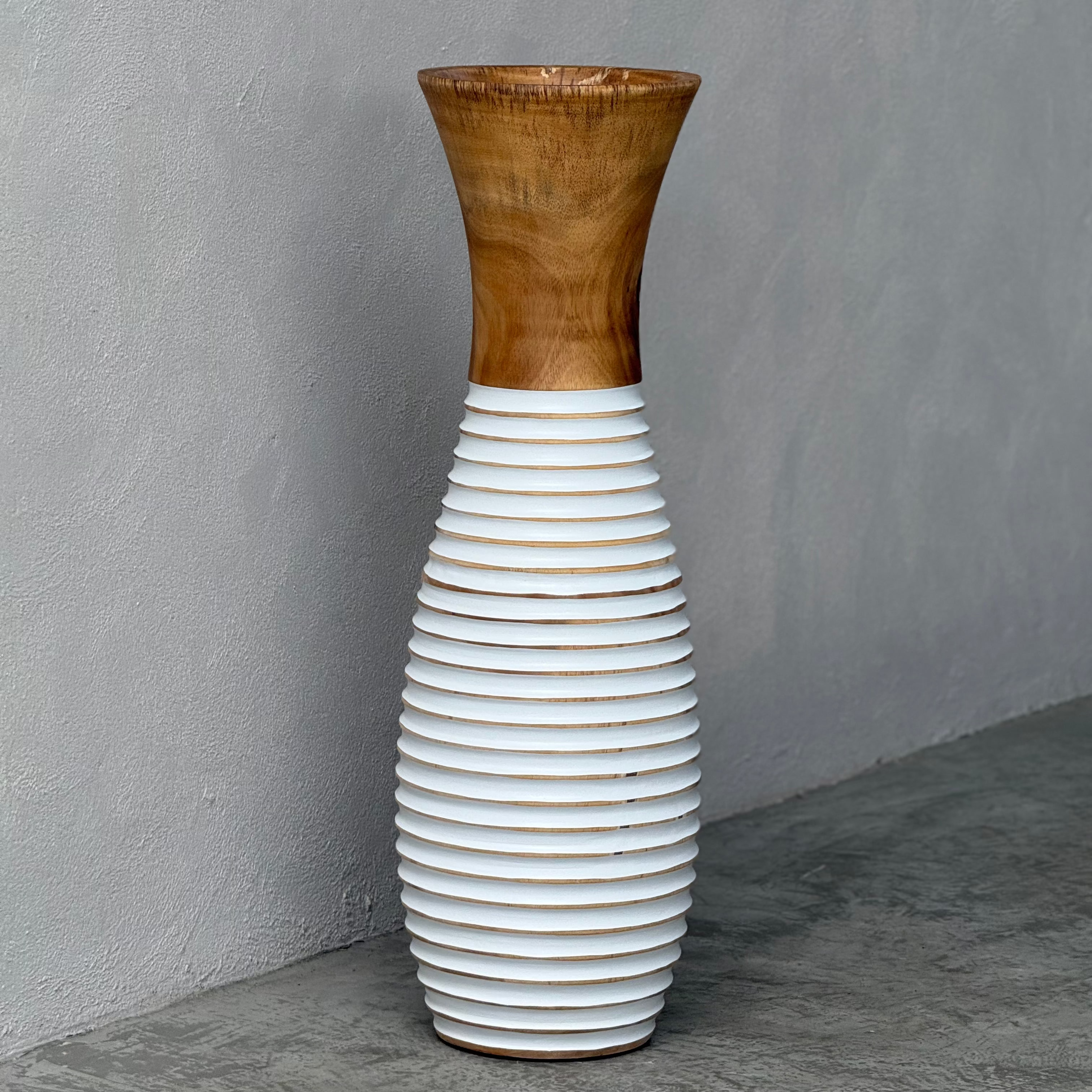 Sensai Nam houten vloervaas H80 suar hout naturel - wit