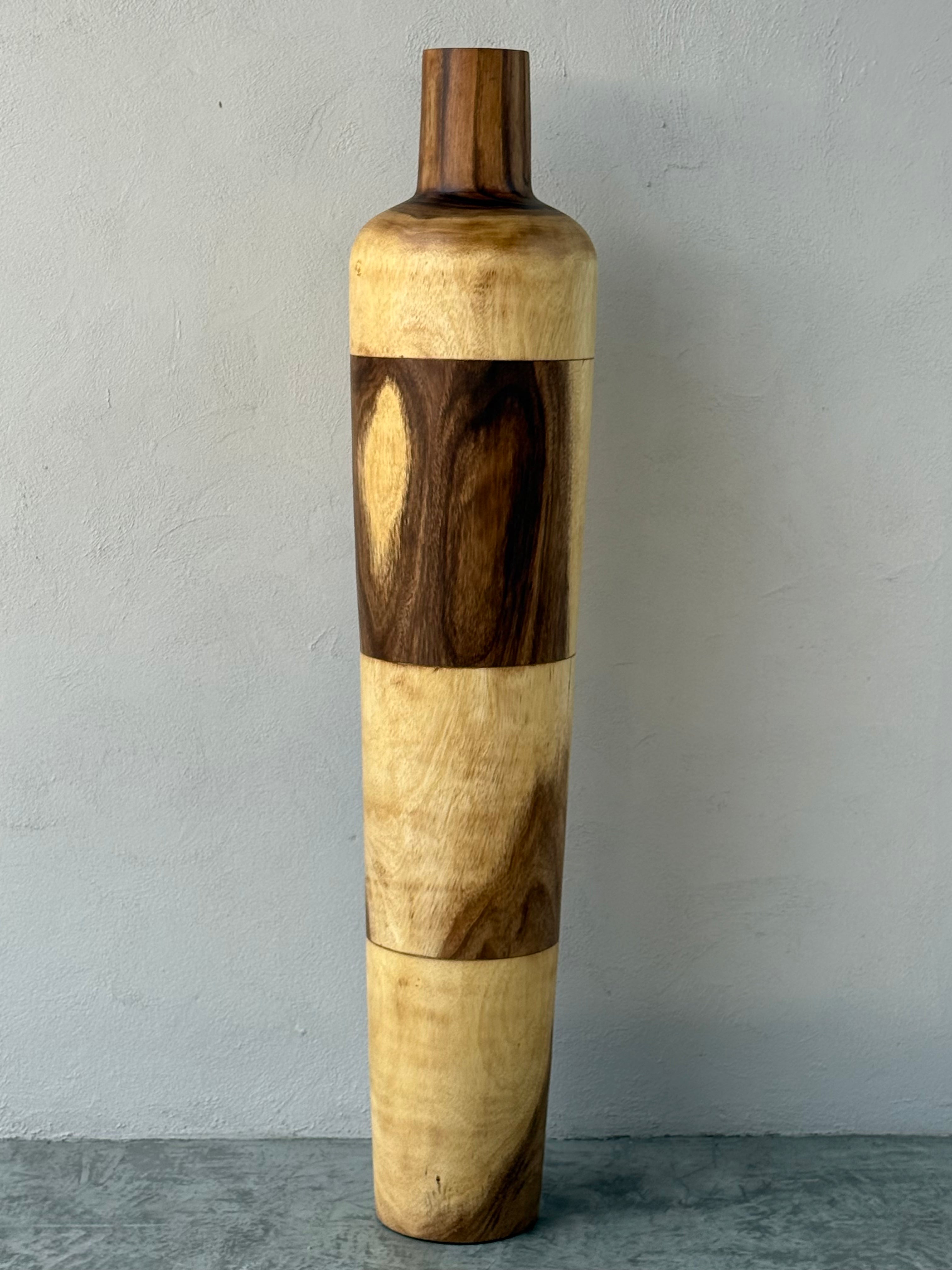 Sensai Niran houten vloervaas H160 x D33 suar hout naturel | Studio Eline