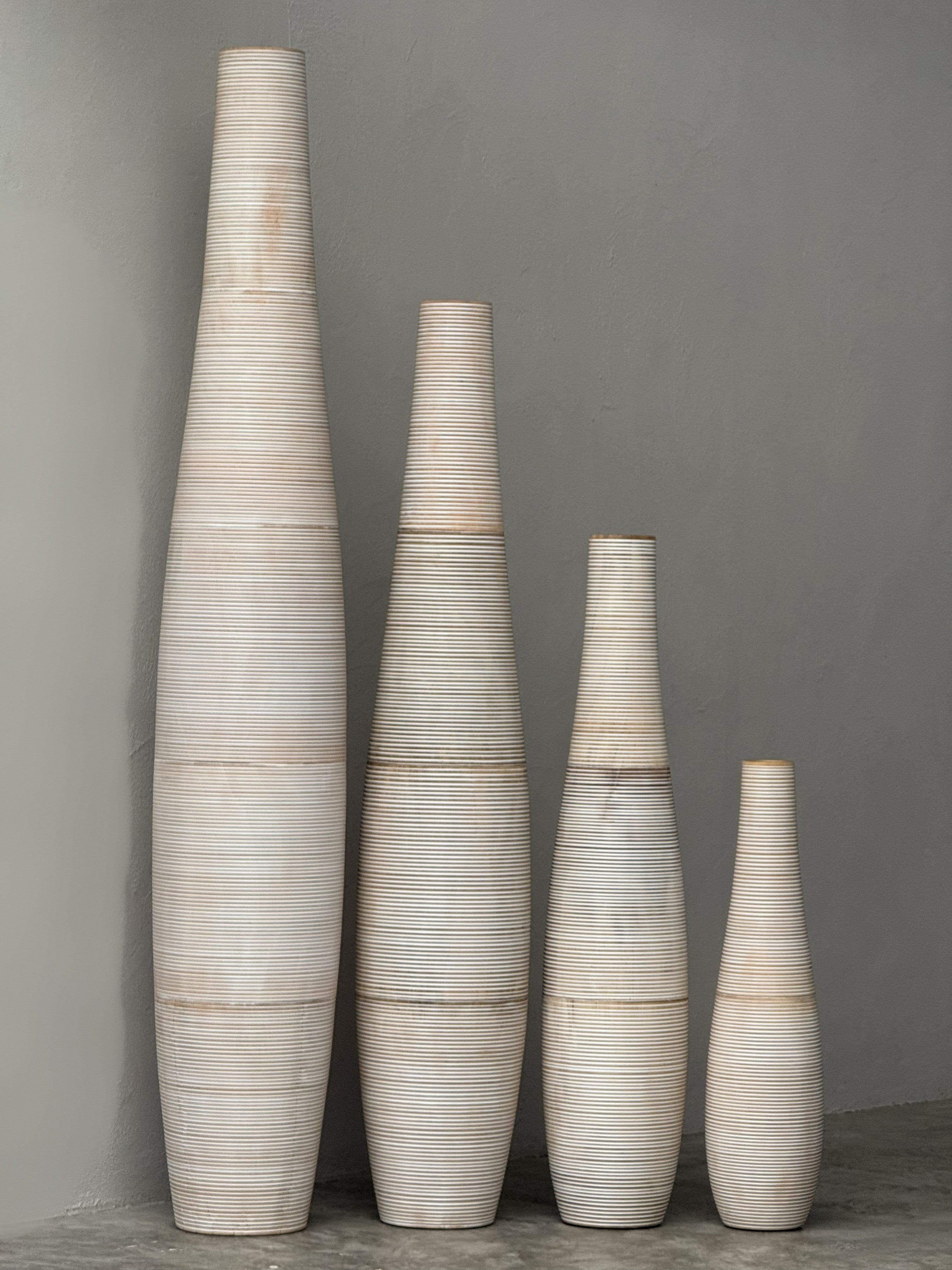  Sensai Rin houten vloervaas diverse maten suar hout naturel - wit